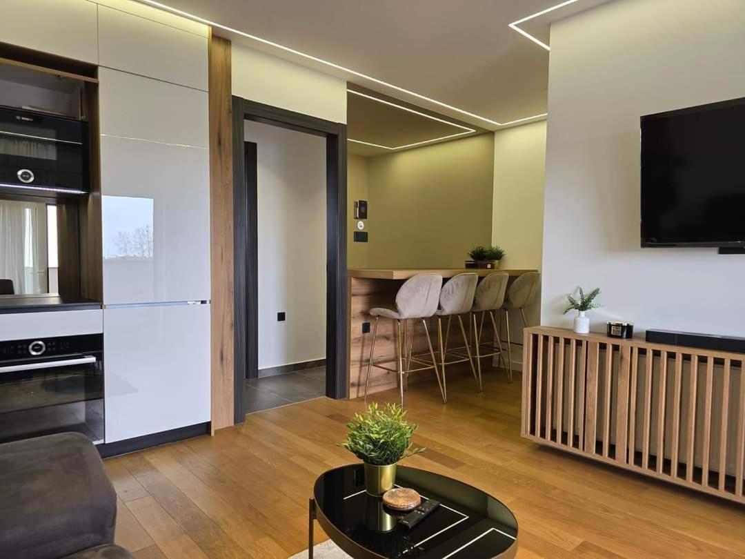 Osijek Luxury Center - Self Check In, Free Private Parking, Ulica Ivana Gundulica 82 아파트 외부 사진