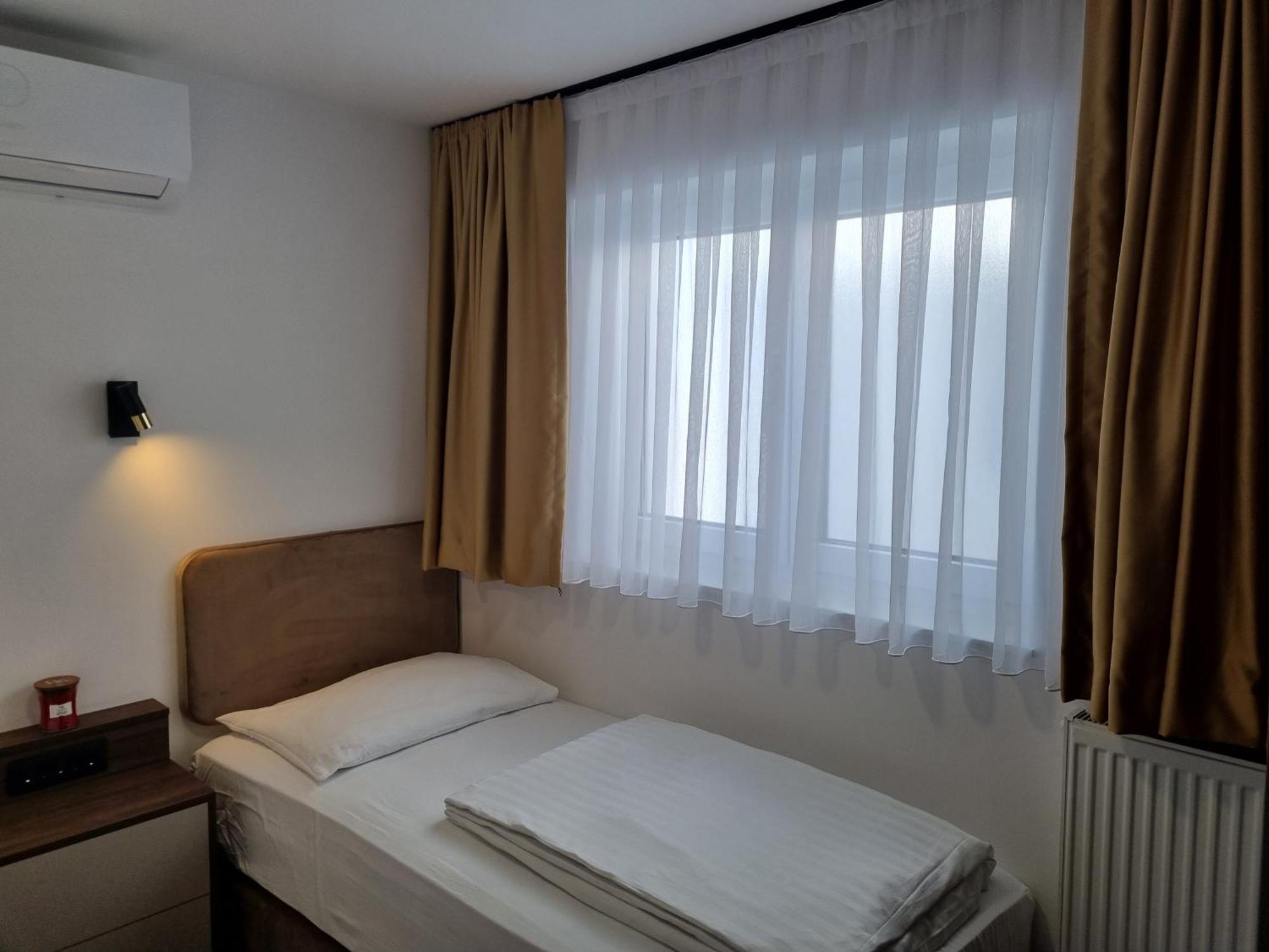 Osijek Luxury Center - Self Check In, Free Private Parking, Ulica Ivana Gundulica 82 아파트 외부 사진